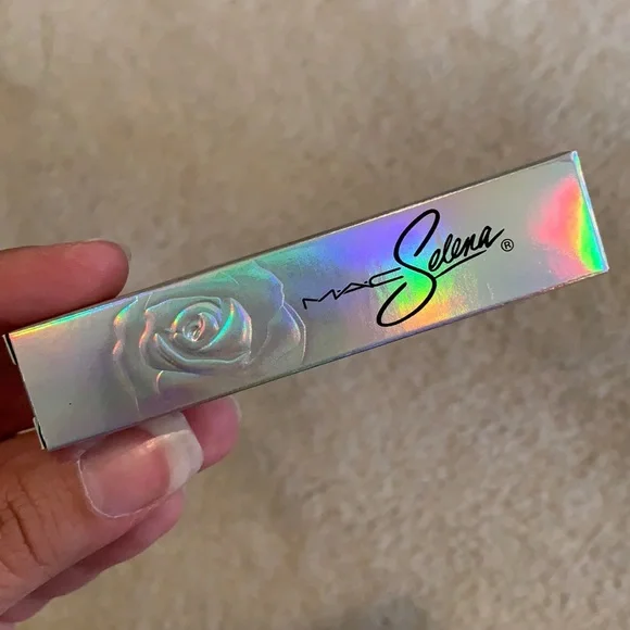 MAC - Selena La Reina Collection - Big Bertha - Picture 2 of 7